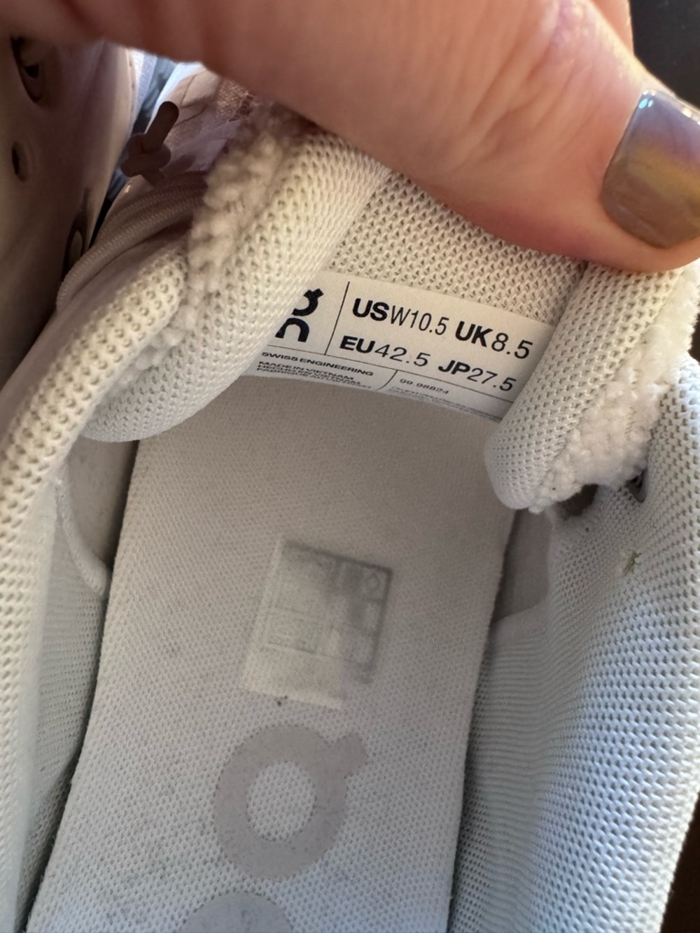 On Cloud Running White Women's Running Sneakers size 10.5 - Picture 4 of 4